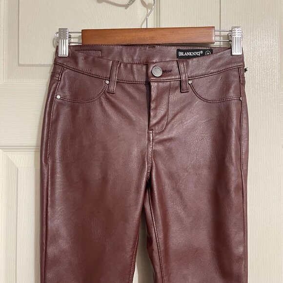 Blank NYC Women's NWT Burgundy Vegan Leather Mid Rise Skinny Pants Size 24 - Picture 5 of 9